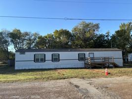 featured image of 208 Logan Ln