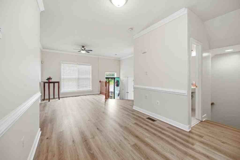 15364 Bronco Way - Photo 2 of 37