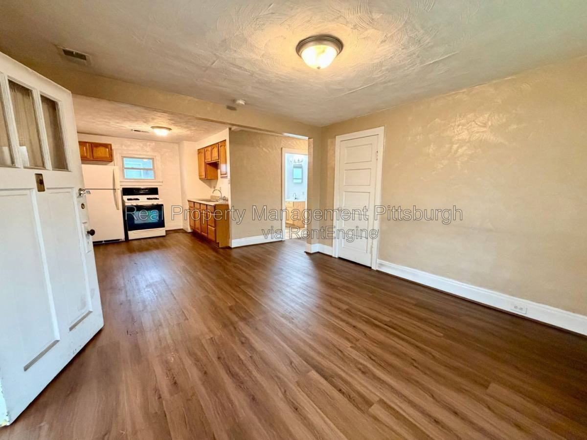 1231 Lincoln Way 2nd Fl - Photo 4 of 12