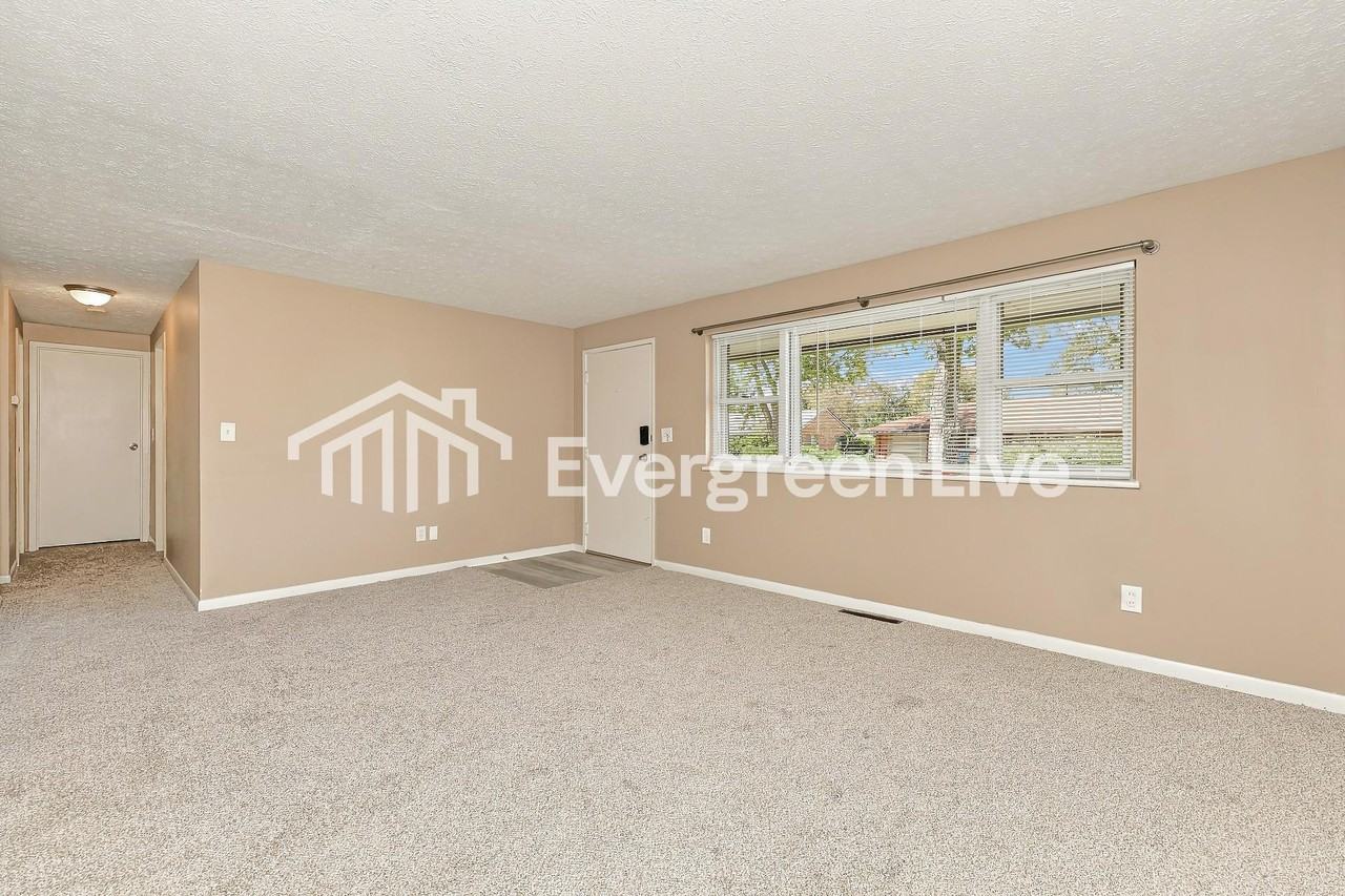 3818 Keswick Ln - Photo 4 of 15