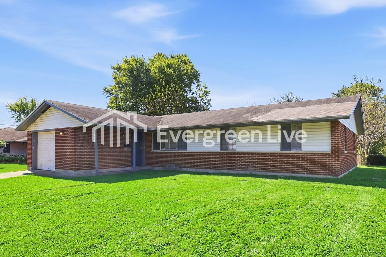 5959 Bavaria Pl - Photo 2 of 15