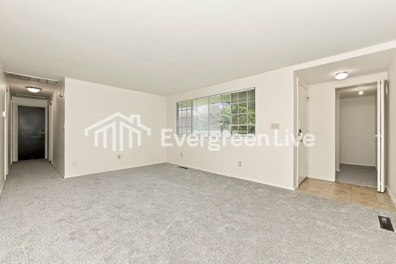5959 Bavaria Pl - Photo 4 of 15