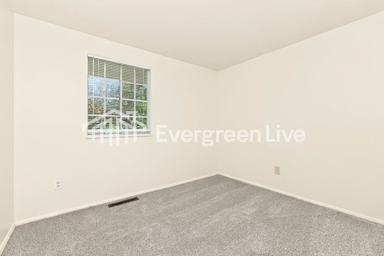 5959 Bavaria Pl - Photo 7 of 15