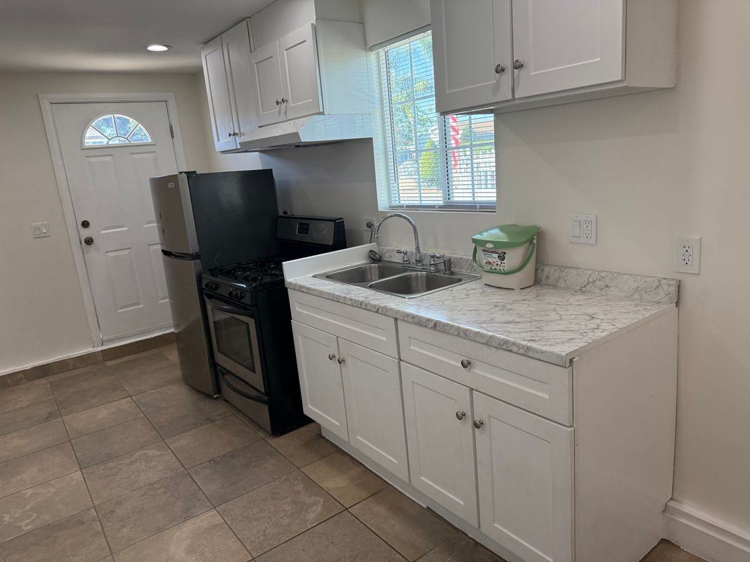 7748 Irvine Ave - Photo 3 of 19