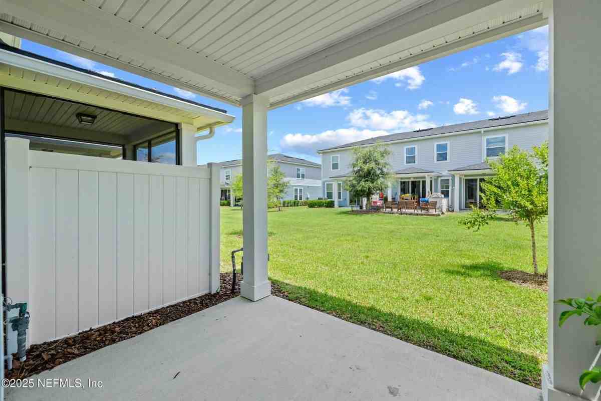 243 Pine Bluff Dr - Photo 4 of 33