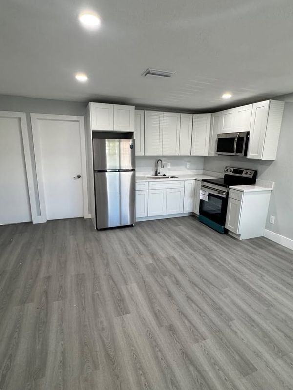 3012 Ybor St - Photo 2 of 18