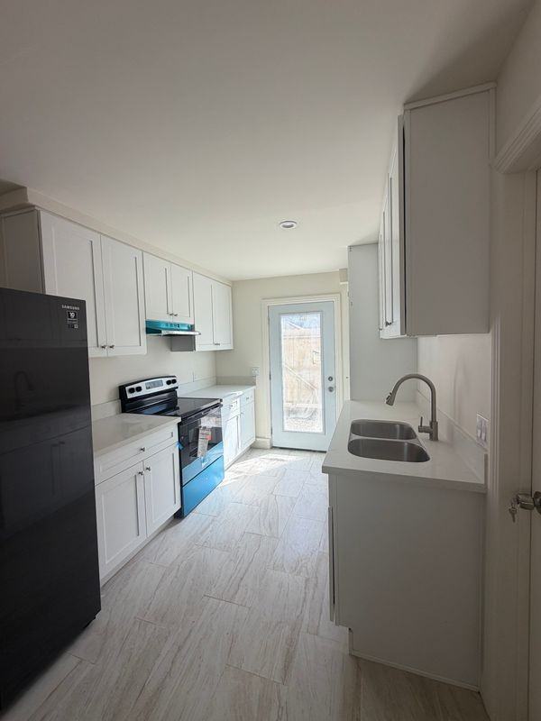 3626 Locust St - Photo 7 of 16