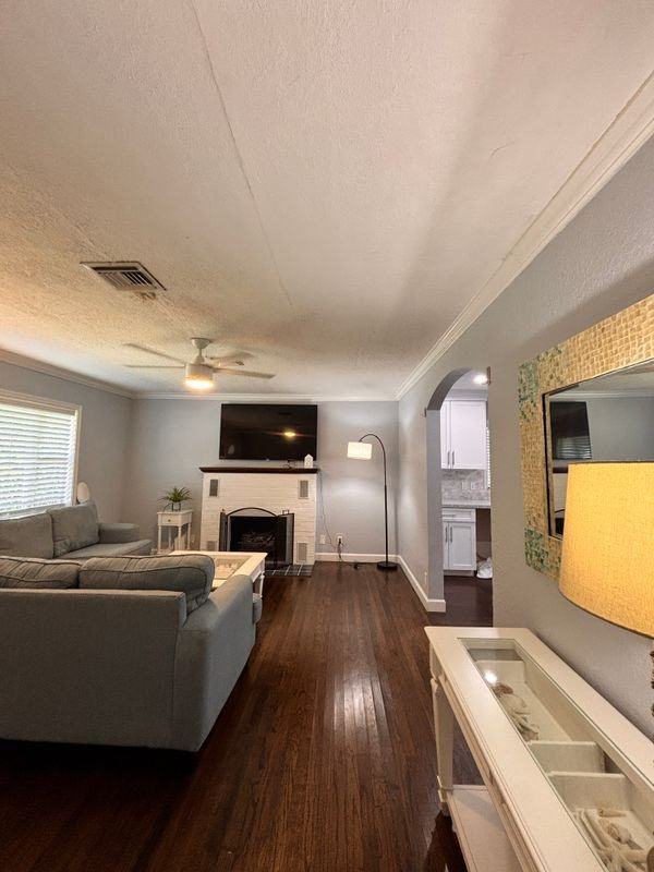 602 N 5th St - Photo 2 of 5