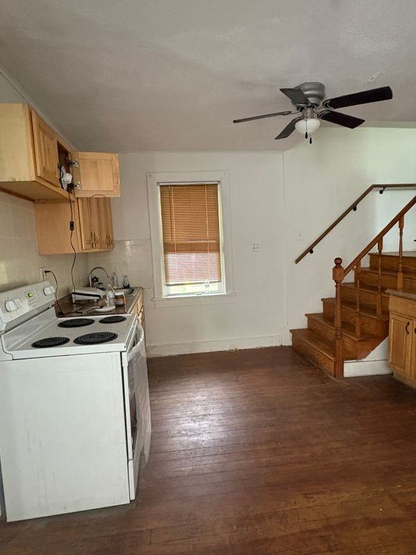 99 Walnut St - Photo 5 of 10