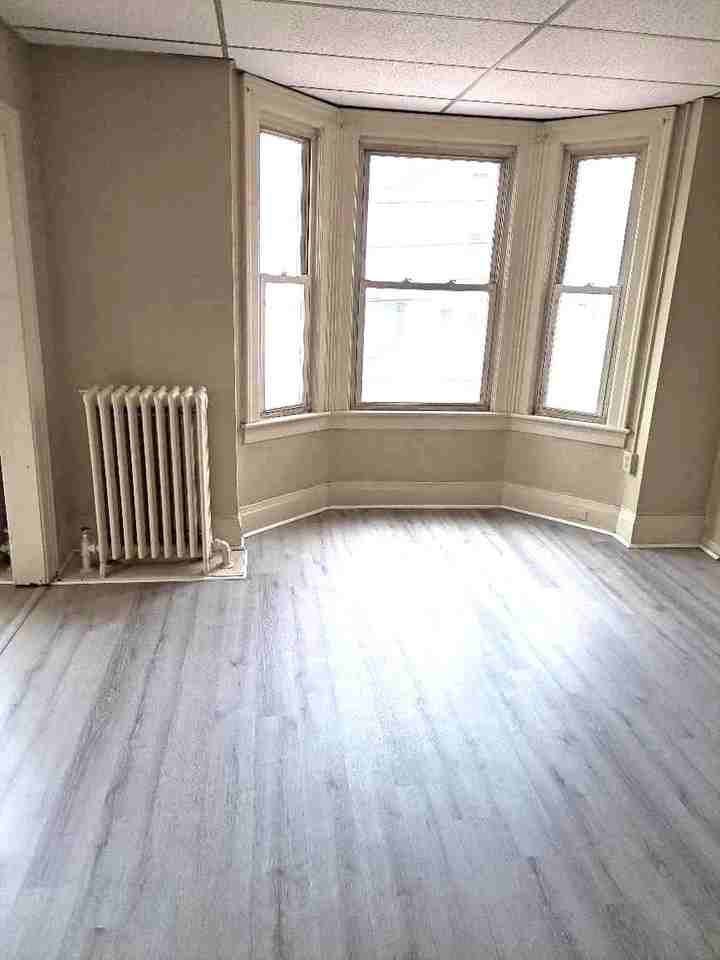 323 323 - 325 West Otterman Street - 2 #2 - Photo 4 of 9