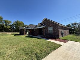 featured image of 1702 Green Meadow Dr #B