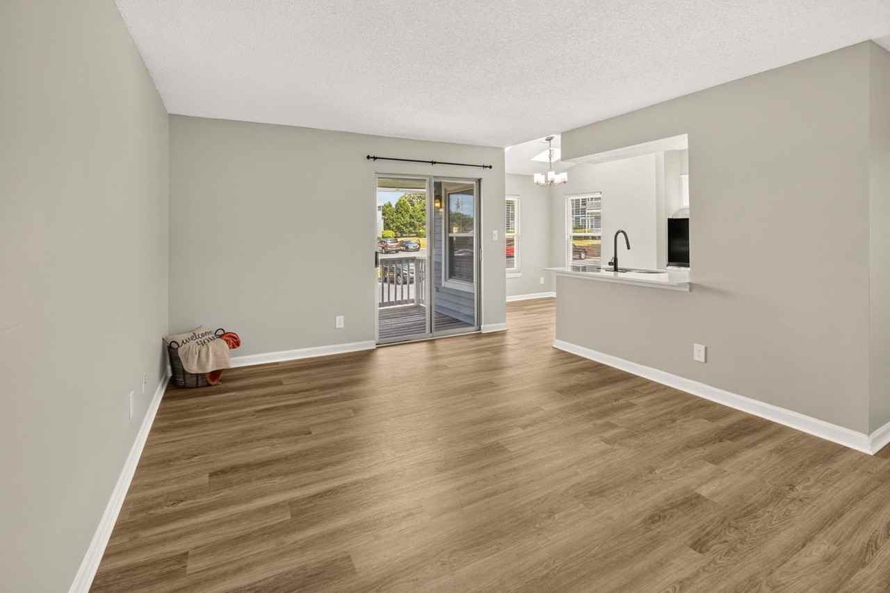 Springhouse Apartments - Photo 5 of 33