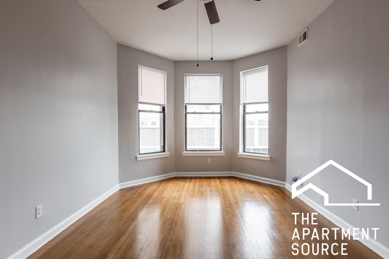 906 W Montrose Ave #3 - Photo 7 of 18