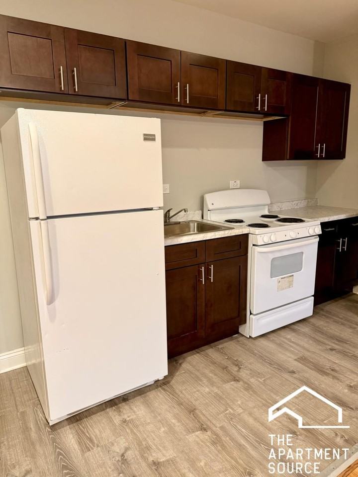 6915 S Paxton Ave #1 - Photo 3 of 11