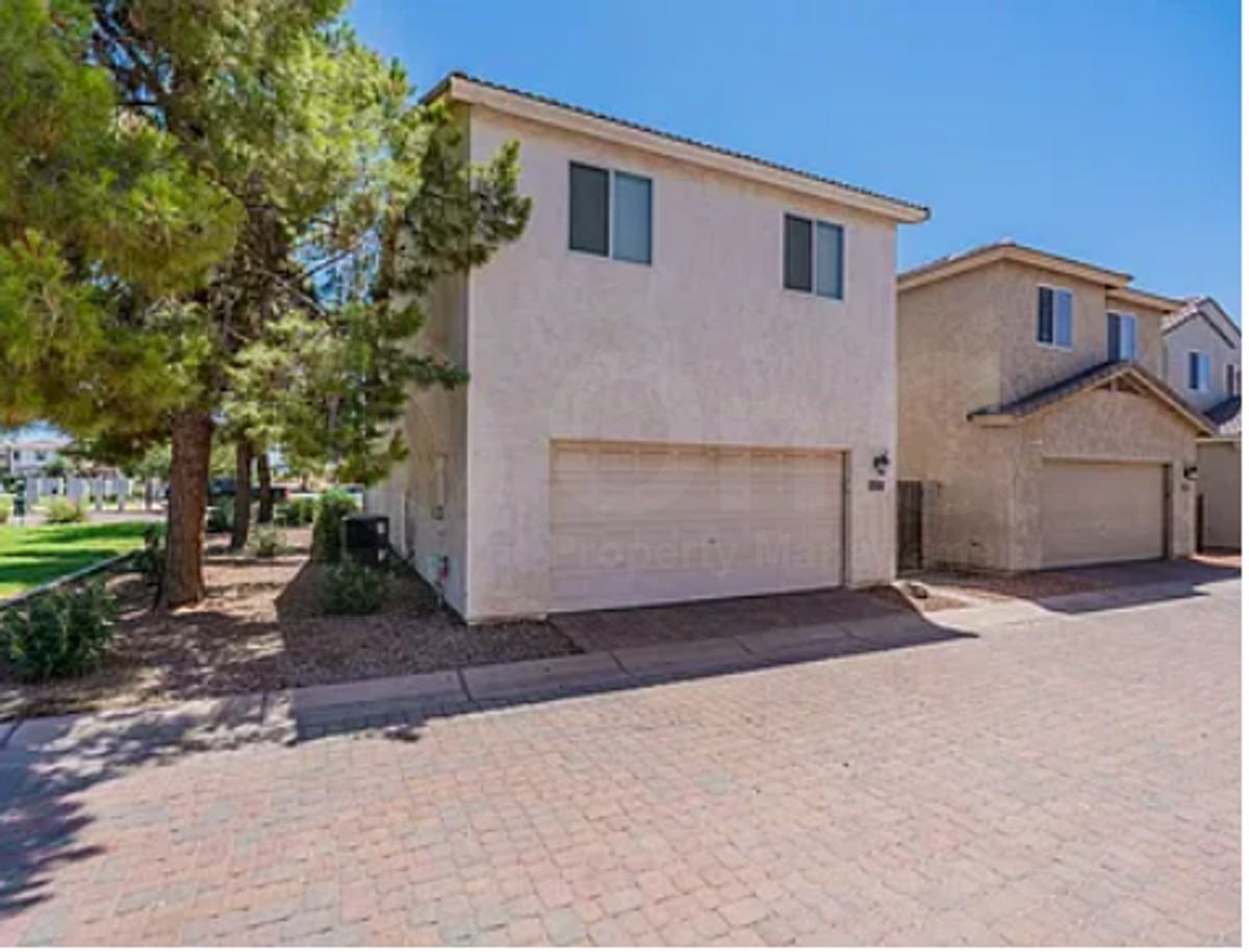 5204 W Albeniz Pl - Photo 3 of 11