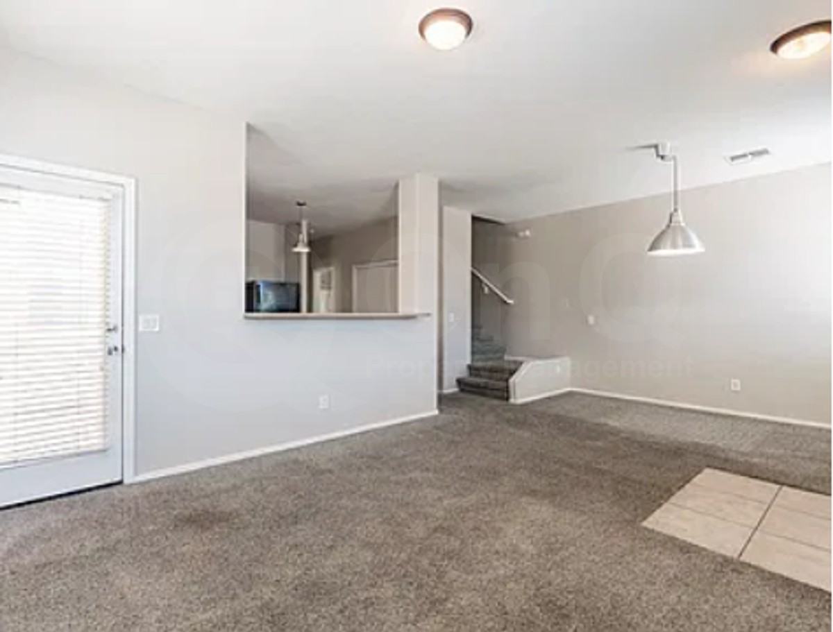 5204 W Albeniz Pl - Photo 5 of 11