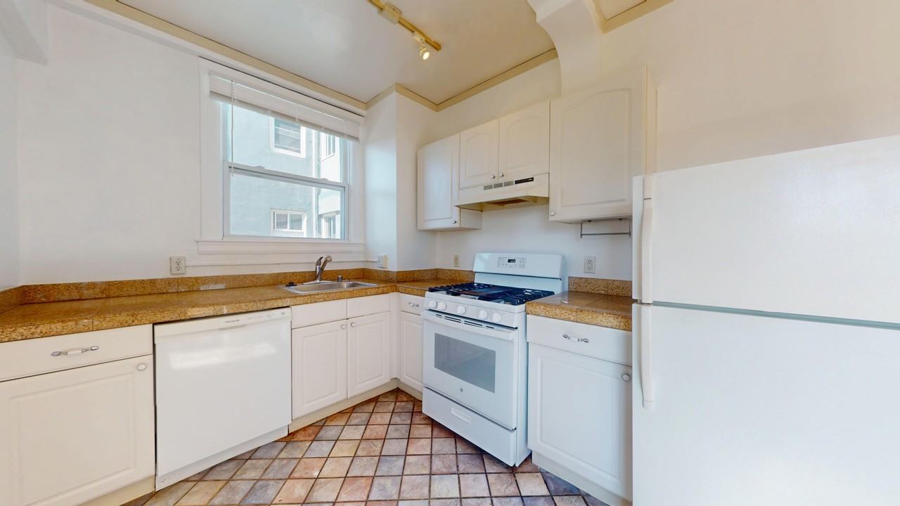 500 Stanyan Street - Photo 4 of 26