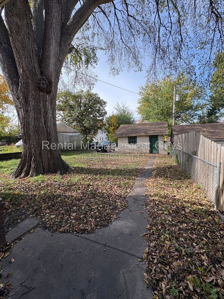 3331 Newton Ave N - Photo 2 of 27