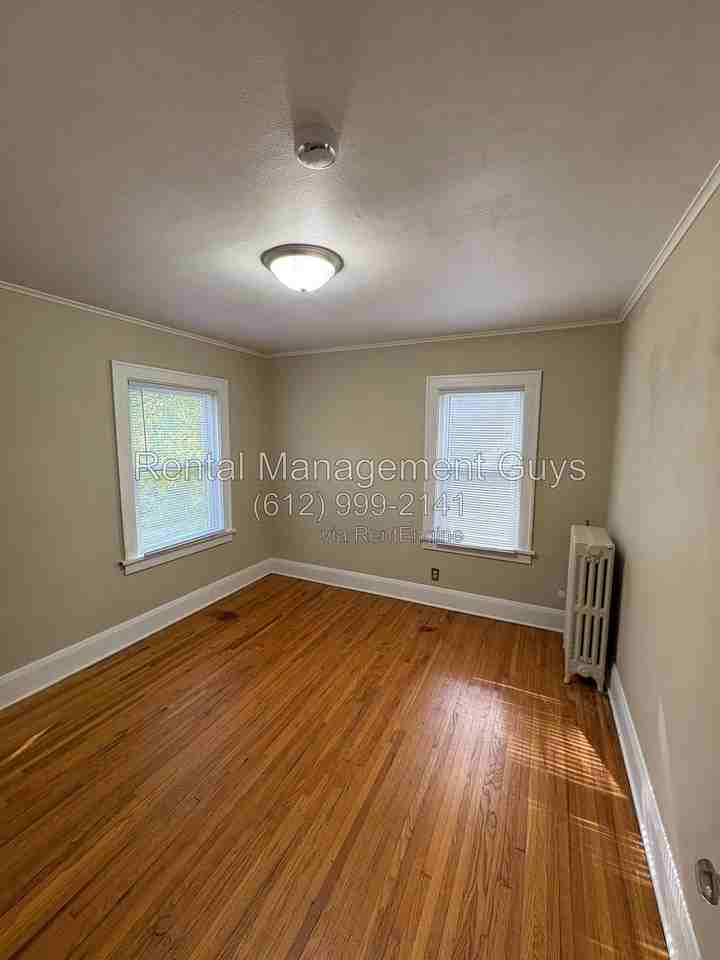 3331 Newton Ave N - Photo 6 of 27