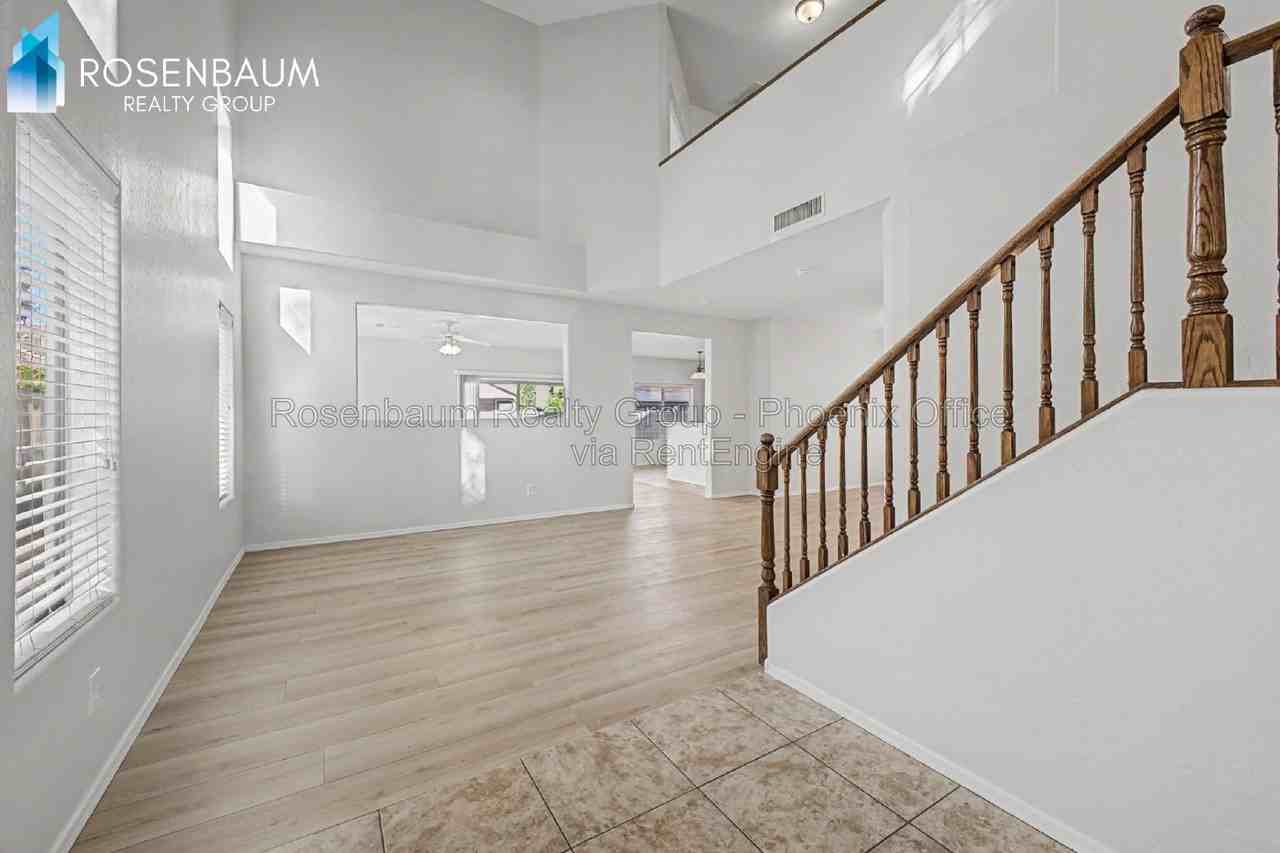 1739 N St Francis Pl - Photo 3 of 37