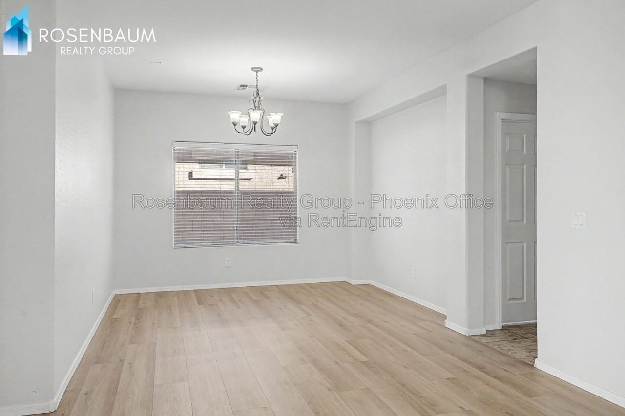 1739 N St Francis Pl - Photo 4 of 37