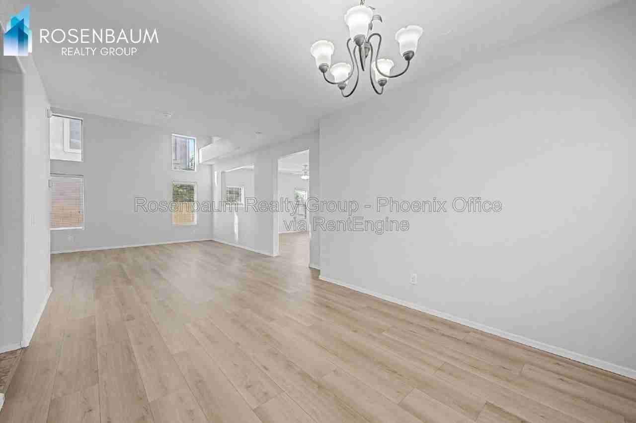 1739 N St Francis Pl - Photo 5 of 37