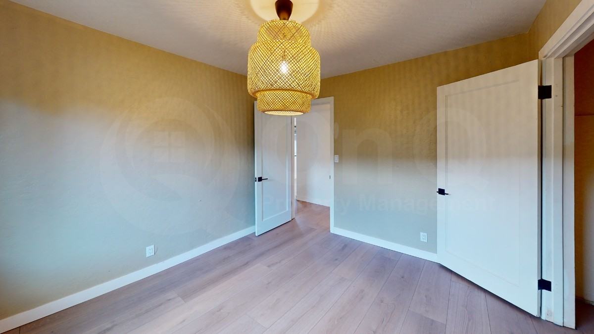 2528 N Stewart Ave - Photo 3 of 22