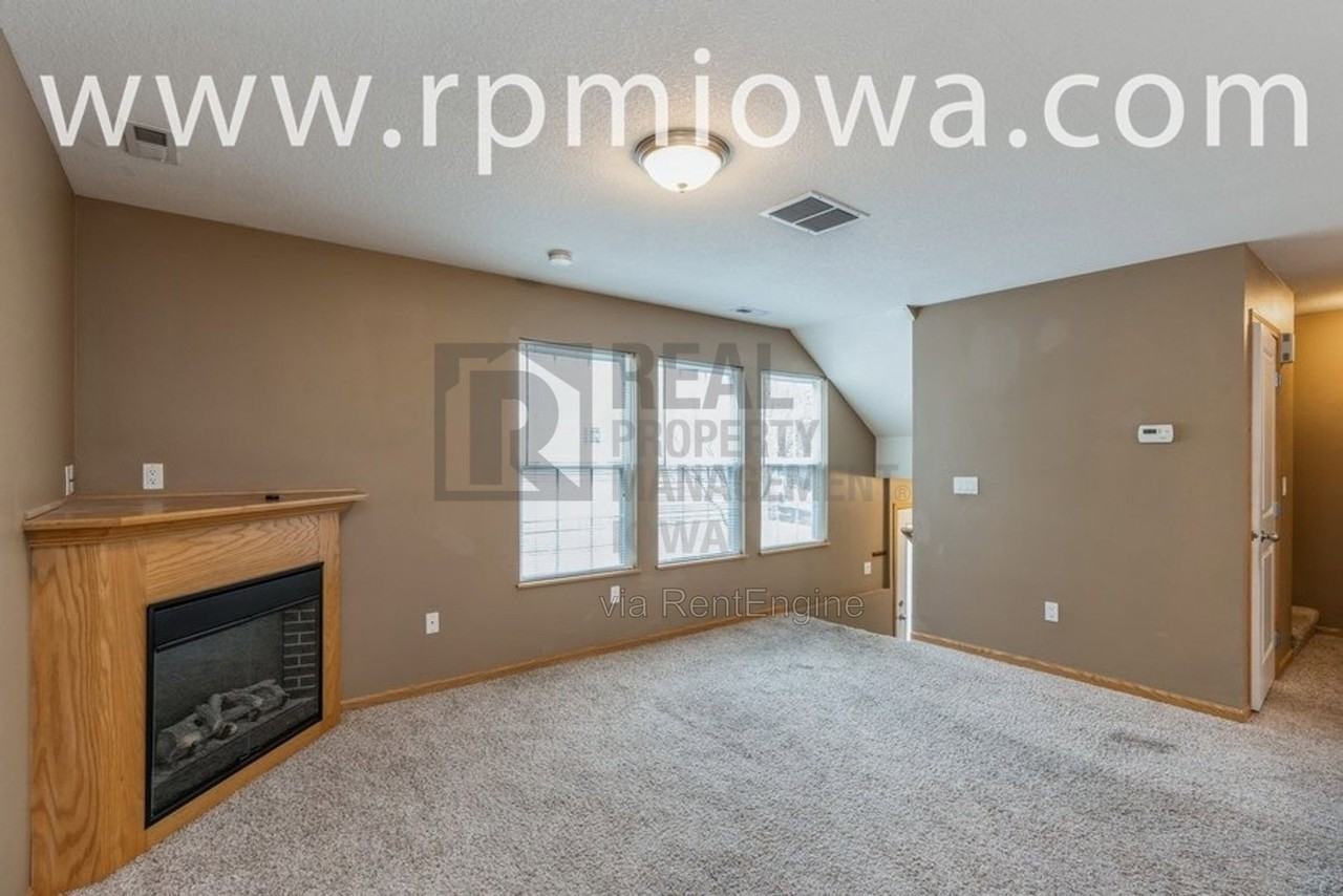 1135 Keystone Ln - Photo 3 of 16