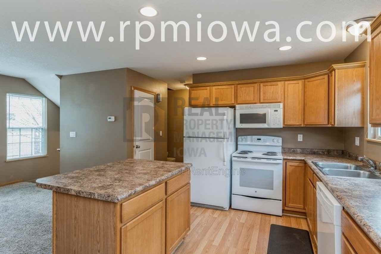 1135 Keystone Ln - Photo 5 of 16