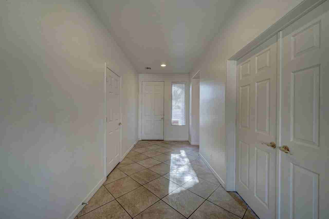 6303 S 68th Ave - Photo 4 of 38