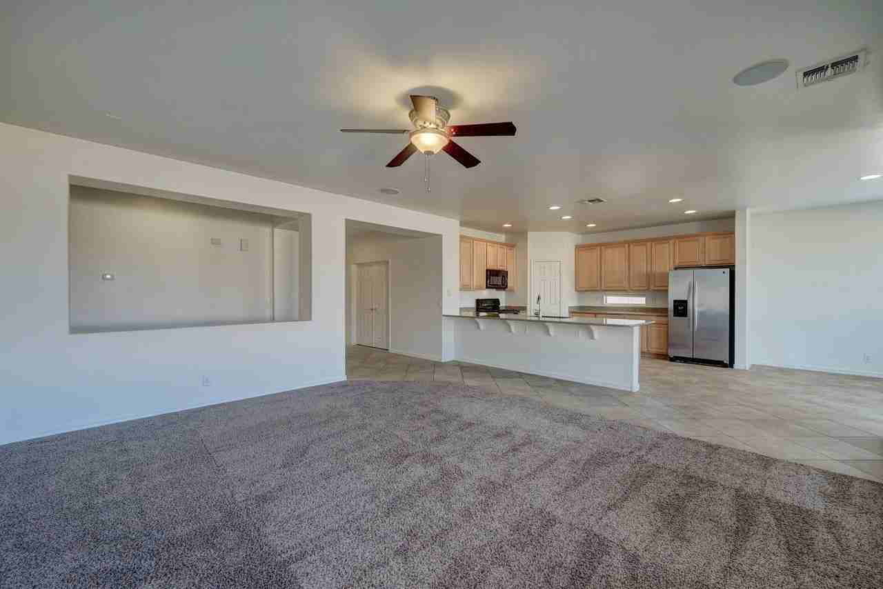 6303 S 68th Ave - Photo 7 of 38
