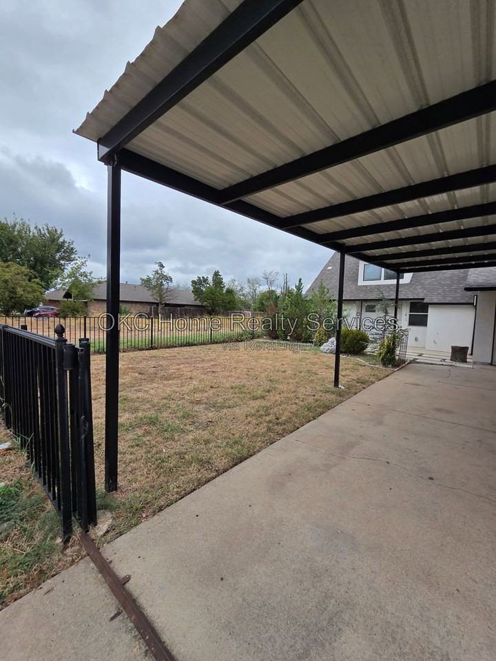 216 Nw 120th St - Photo 4 of 34