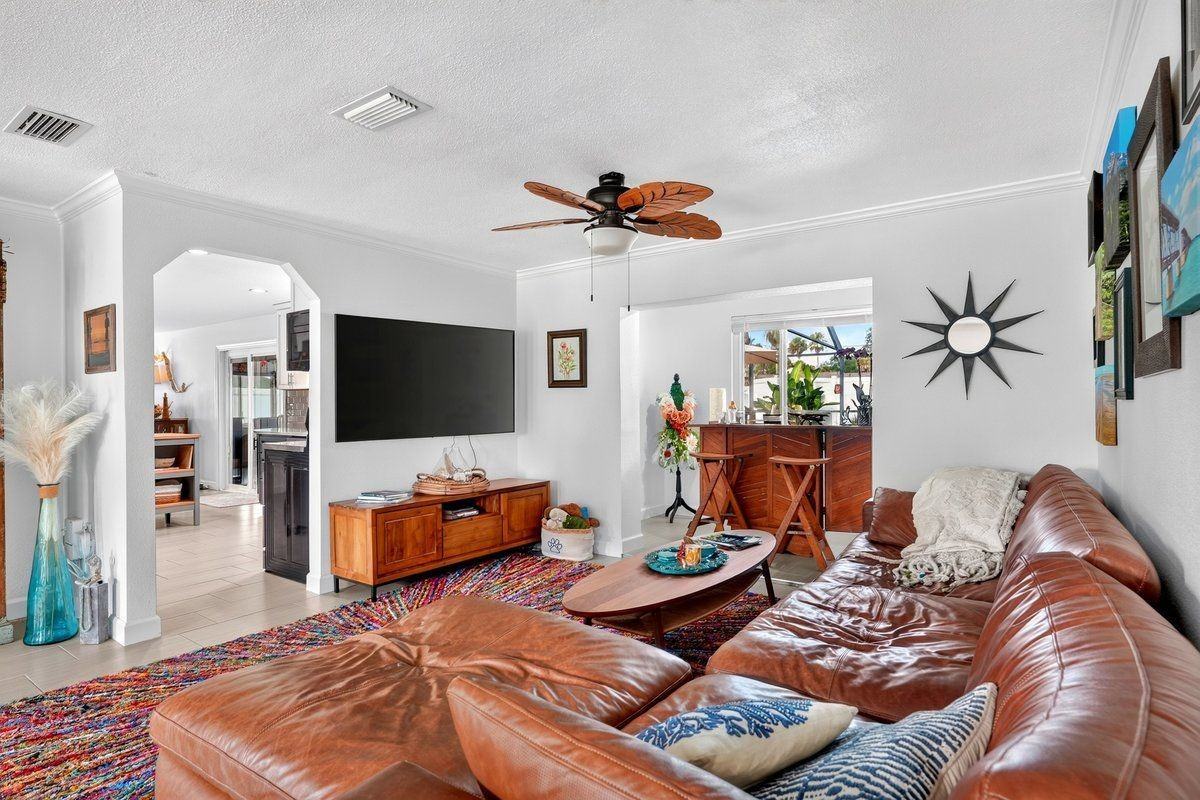 237 Brittany Ave - Photo 3 of 16
