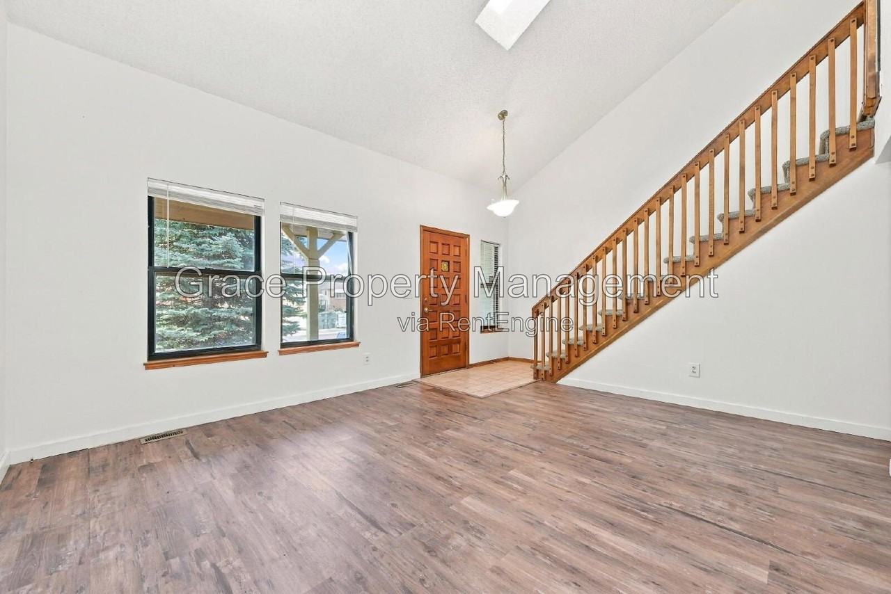 5026 S Evanston St - Photo 3 of 29