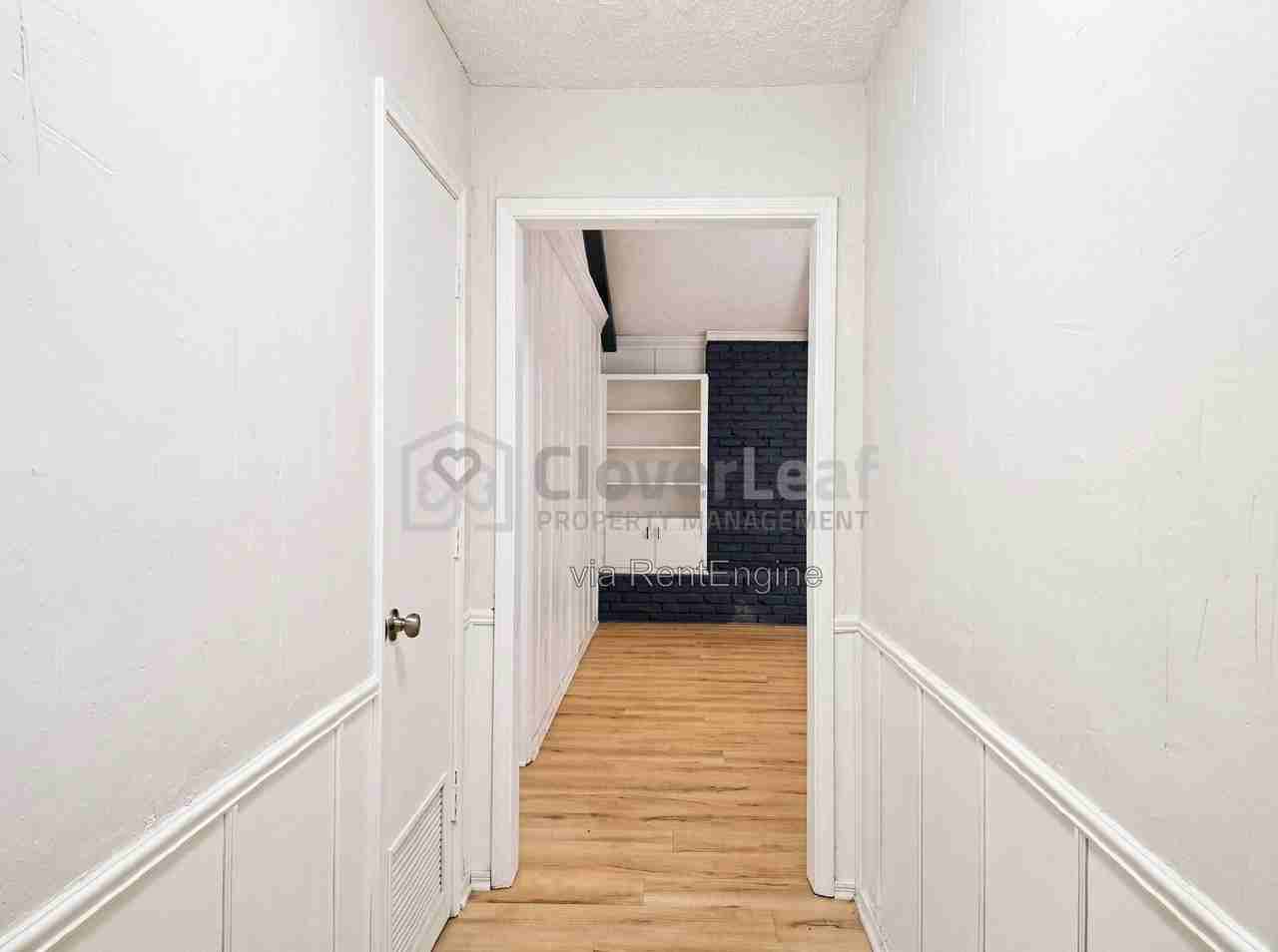 2805 78th St - Photo 5 of 32