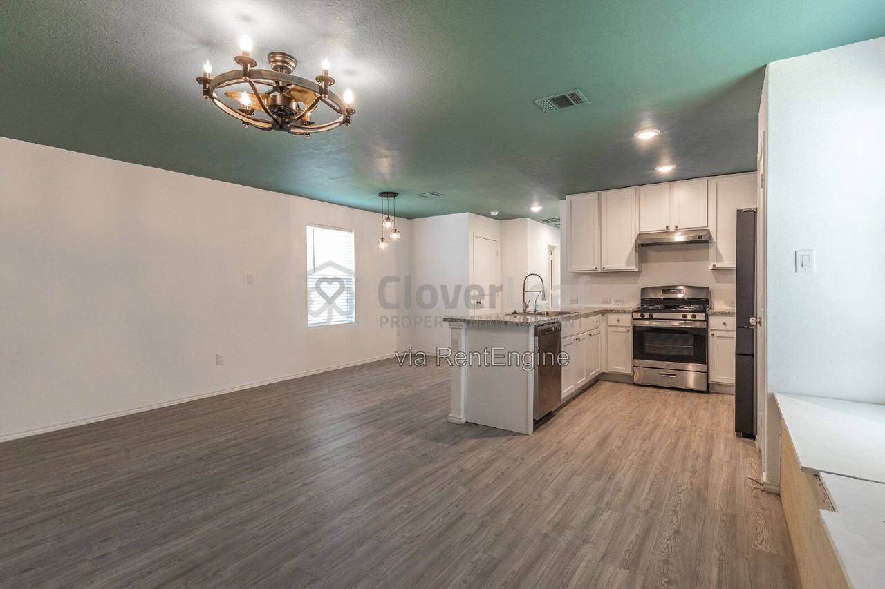 8140 Nube Medina - Photo 7 of 33