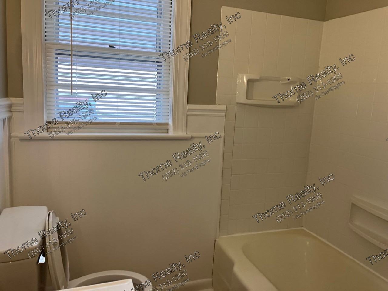 1009 Russell St - Photo 6 of 8