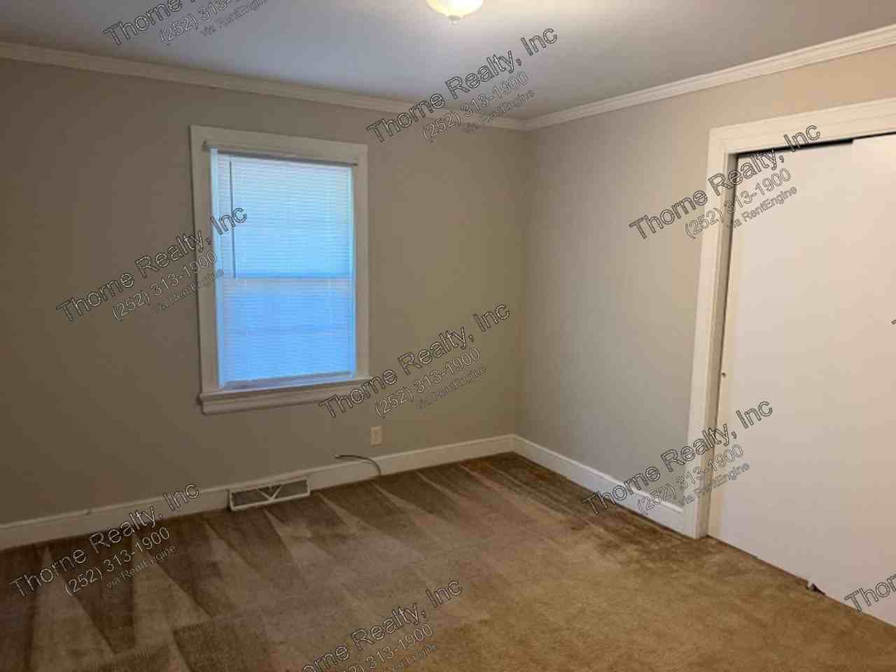 1737 Beverly Rd - Photo 5 of 7
