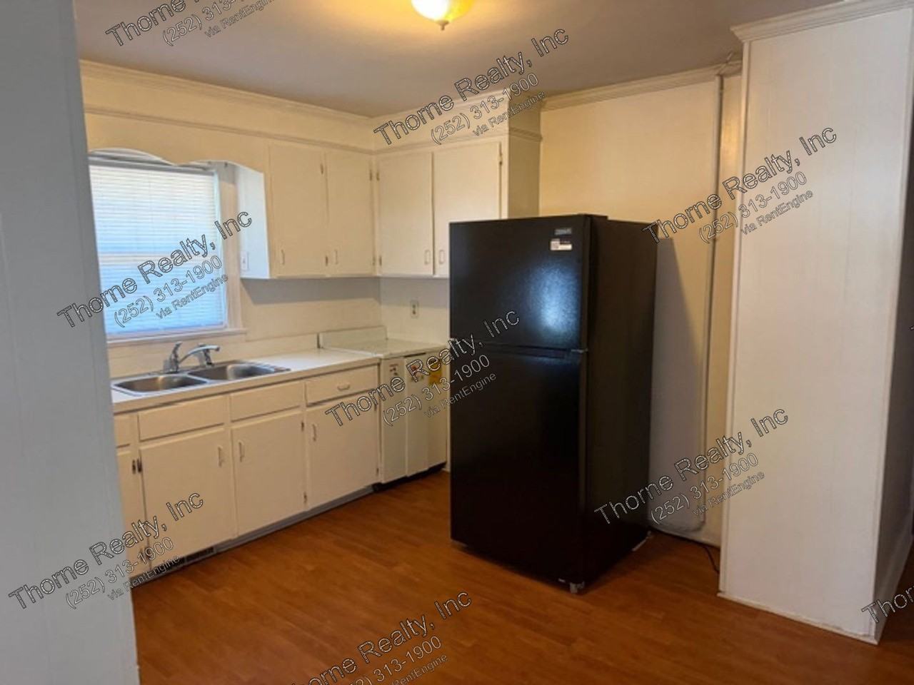 1737 Beverly Rd - Photo 6 of 7