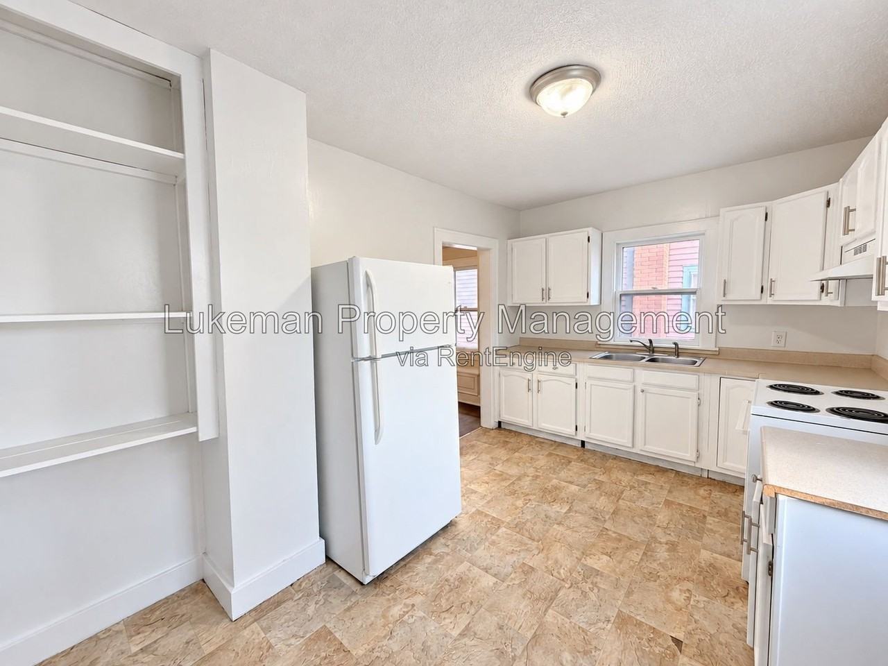 419 Locust St - Photo 5 of 13