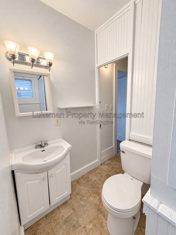 419 Locust St - Photo 7 of 13