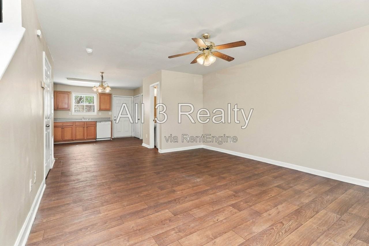 156 Hiram Ter - Photo 3 of 19