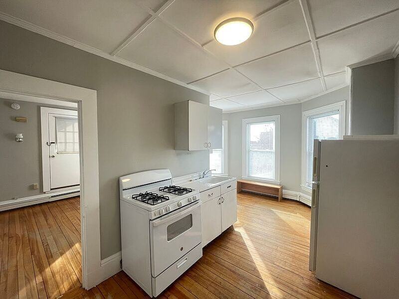 12 Court St #5 - Photo 2 of 9