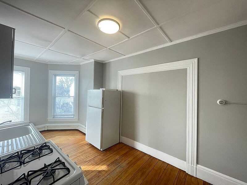 12 Court St #5 - Photo 3 of 9