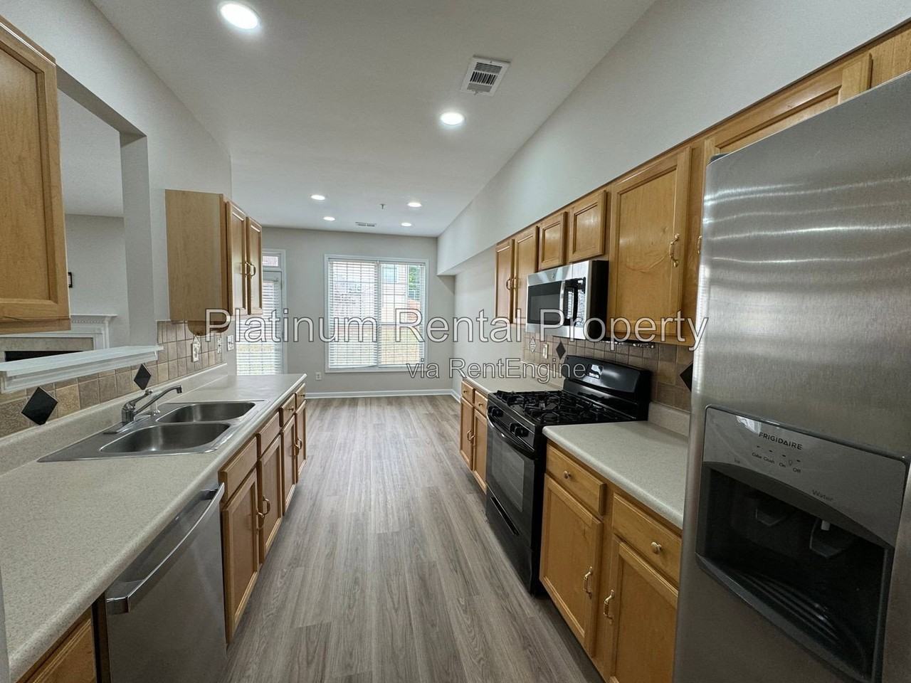 2611 Avery Park Cir - Photo 6 of 33