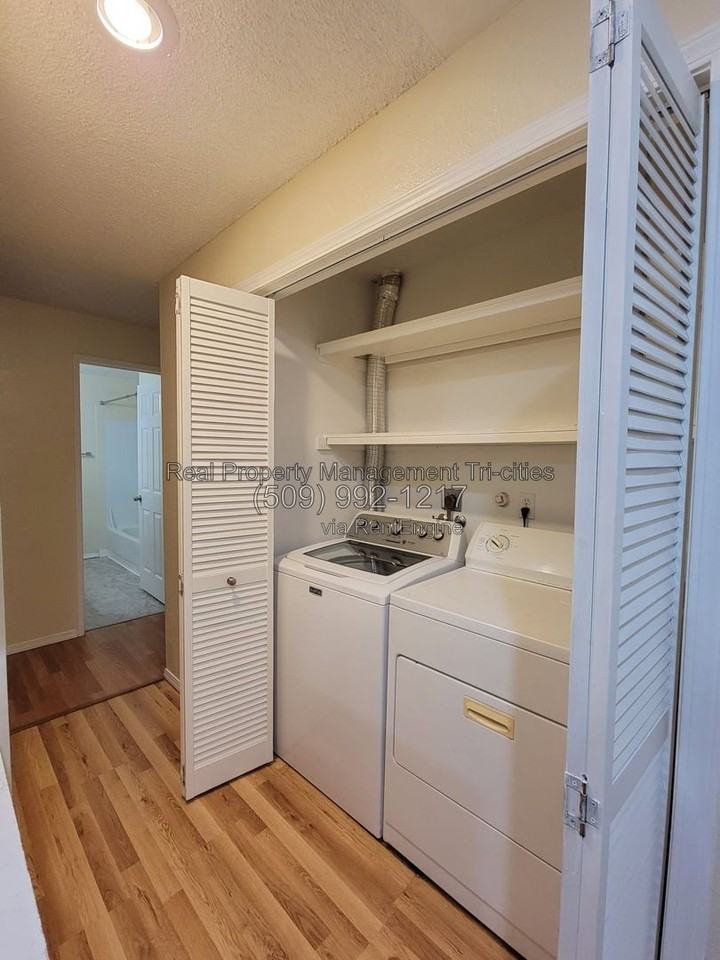 1108 S Olympia Pl #B - Photo 2 of 10