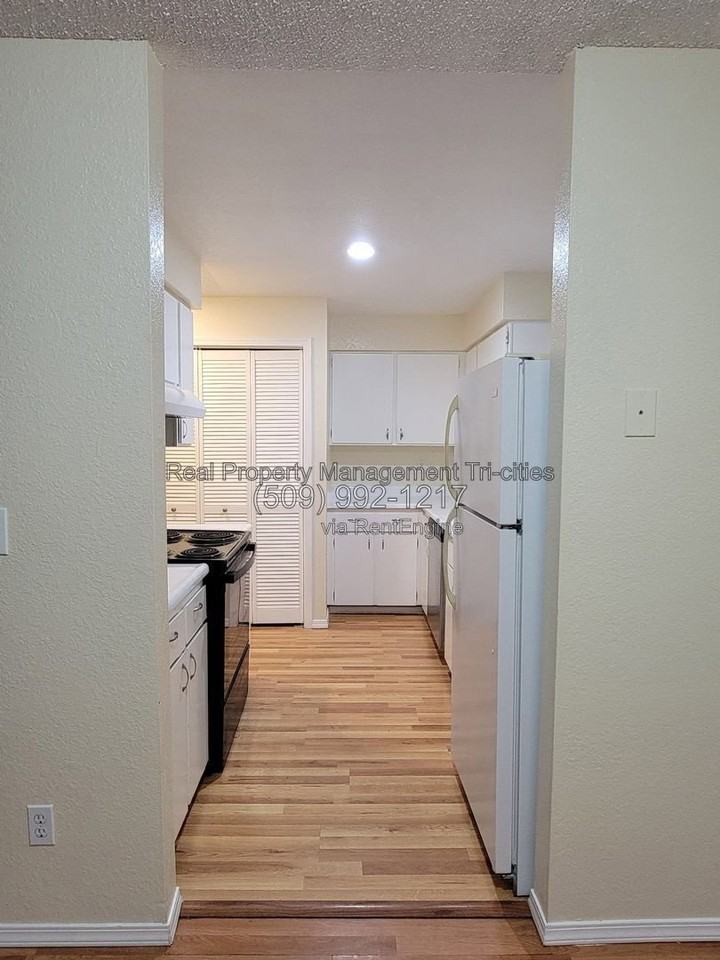 1108 S Olympia Pl #B - Photo 4 of 10