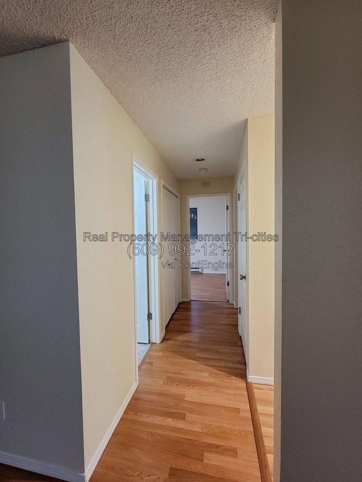 1108 S Olympia Pl #B - Photo 6 of 10