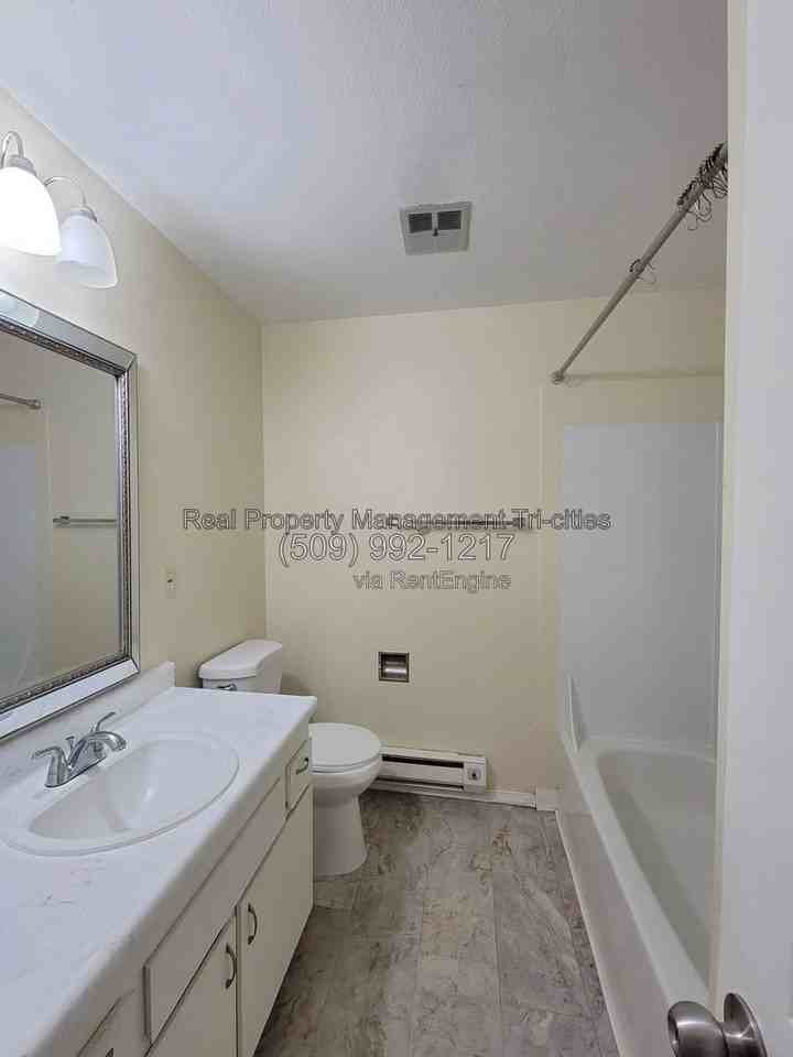 1108 S Olympia Pl #B - Photo 7 of 10