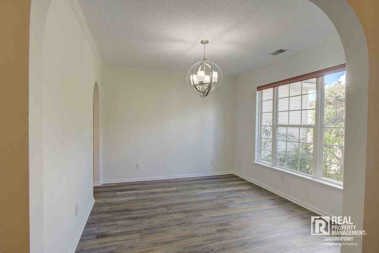 159 Cabrill Dr - Photo 5 of 31